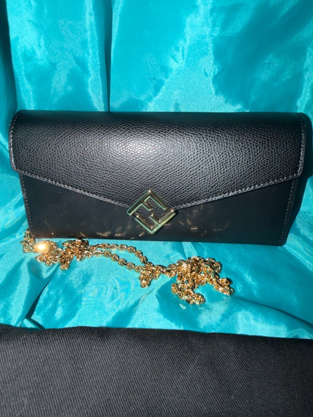 Fendi-FF Diamonds Continental Wallet on Chain,made of textured calfskin leather - Picture 6 of 15